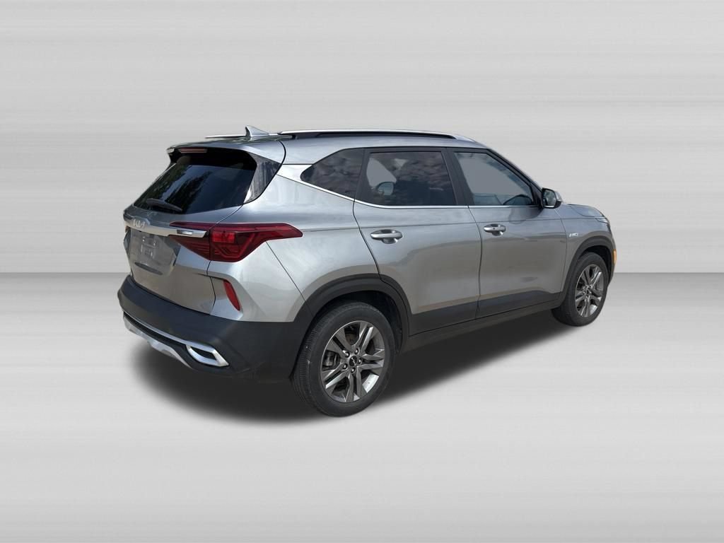 Used 2023 Kia Seltos S w/ Navigation Package AWD/4WD image 4