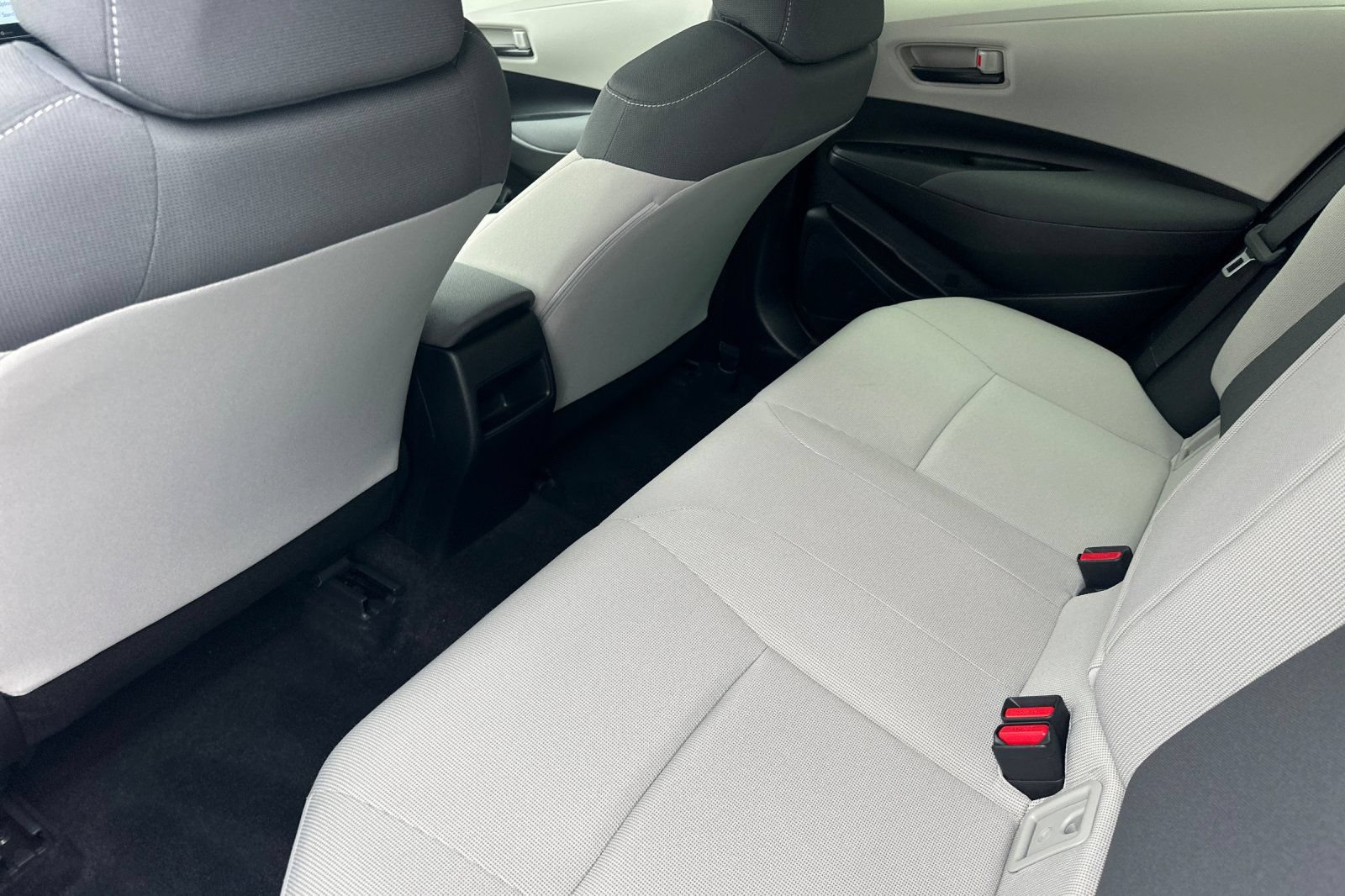 Used 2022 Toyota Corolla LE FWD image 13