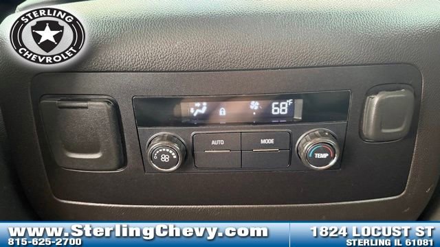 Used 2016 Chevrolet Suburban LT RWD image 23