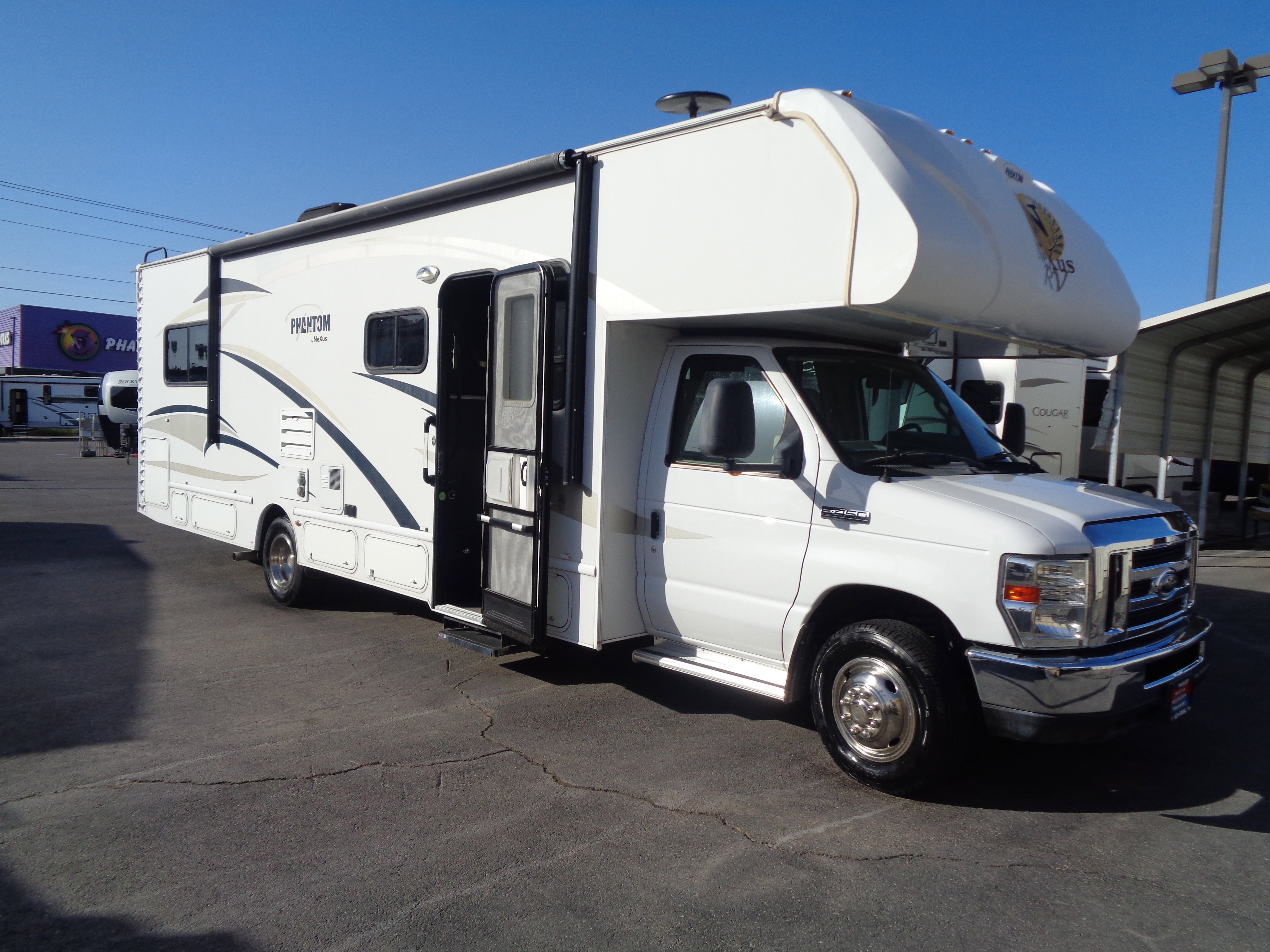 Used 2018 Ford E-450 and Econoline 450 Super Duty w/ Motorhome Prep Package RWD image 1