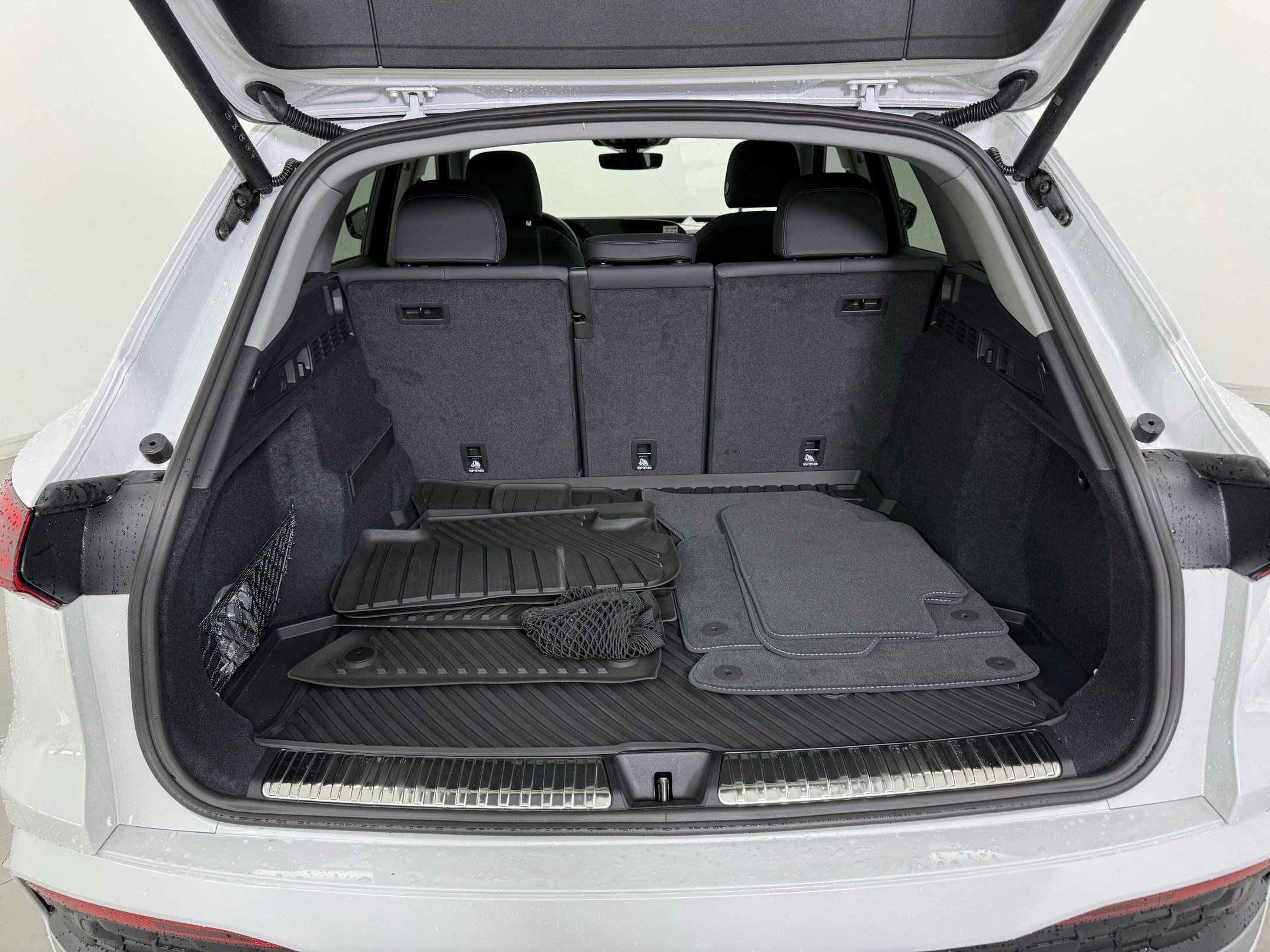 Used 2025 Audi Q5 Premium w/ Convenience Package image 23