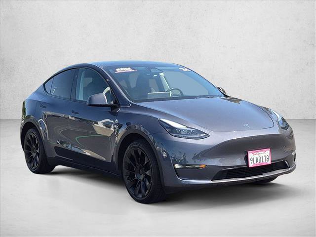 Used 2024 Tesla Model Y Long Range AWD/4WD image 3