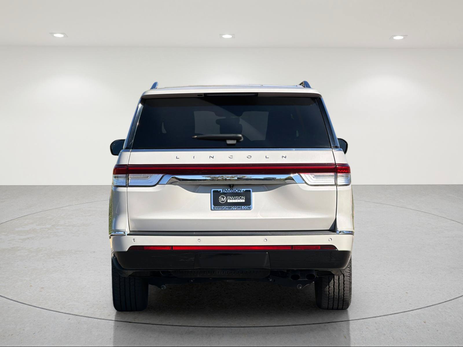 Used 2022 Lincoln Navigator 2WD image 4