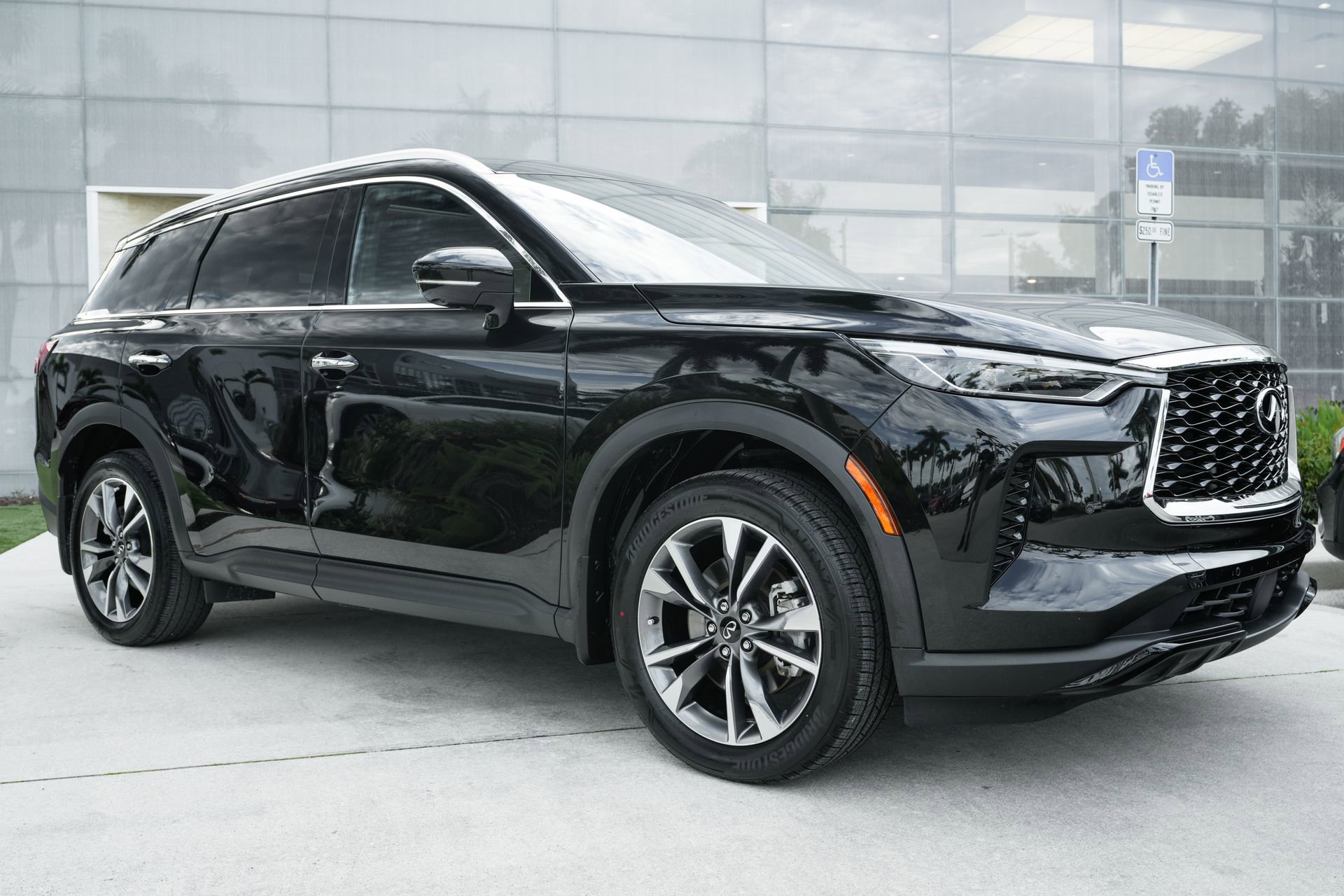 Used 2024 INFINITI QX60 Luxe image 3