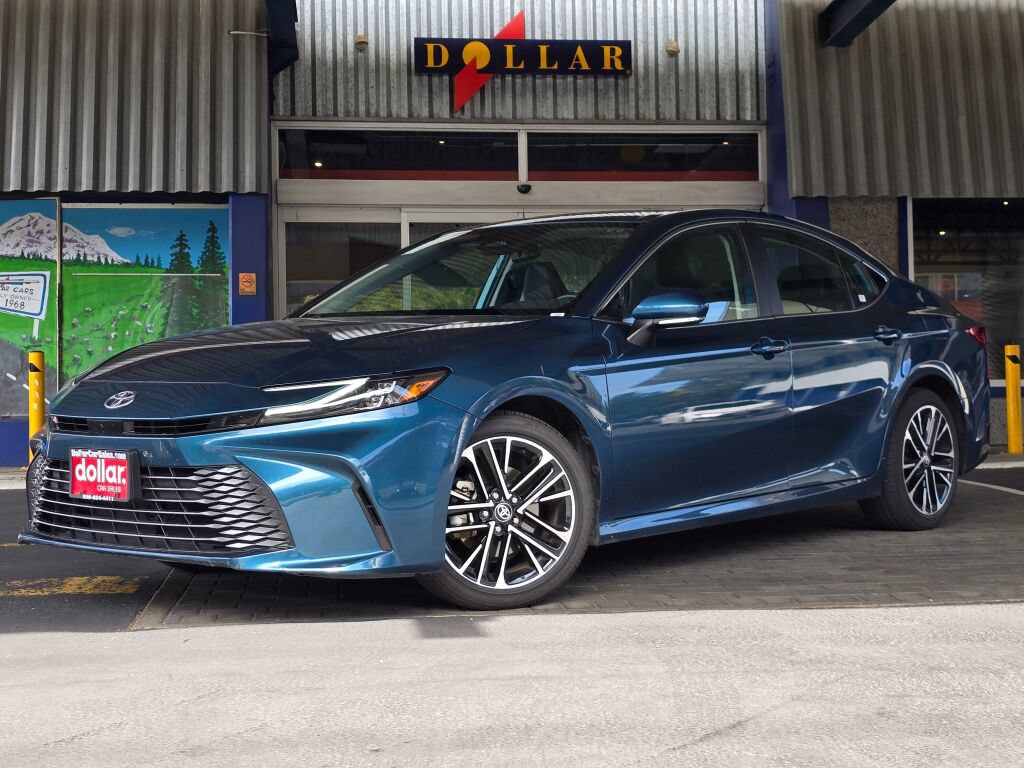 Used 2025 Toyota Camry XLE