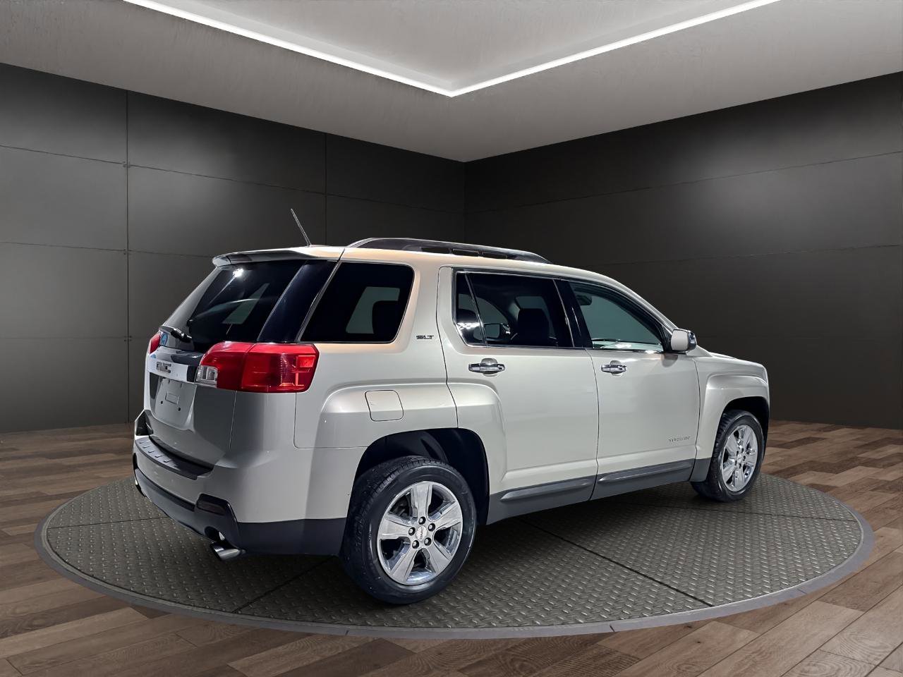Used 2015 GMC Terrain SLT w/ Chrome Edition image 8
