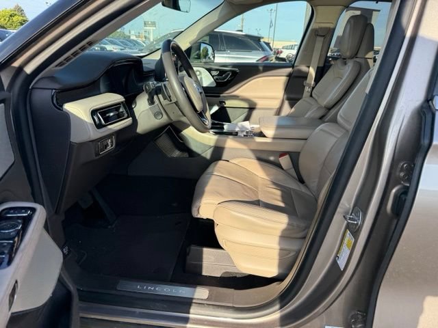 Used 2021 Lincoln Aviator Reserve w/ Equipment Group 201A AWD/4WD image 2