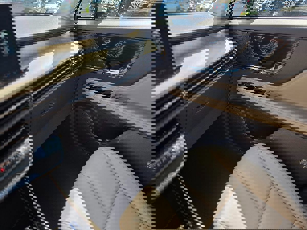 Used 2023 Lincoln Corsair FWD w/ Rear Removable Package Tray image 35