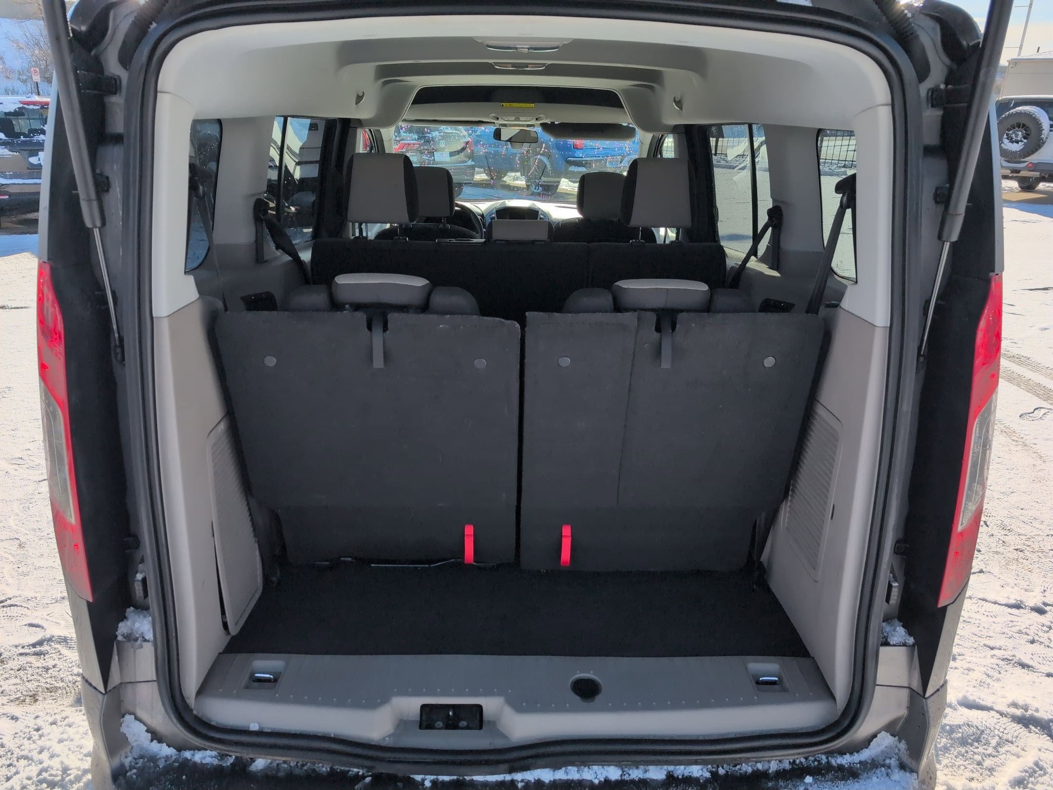 Used 2015 Ford Transit Connect XLT image 31