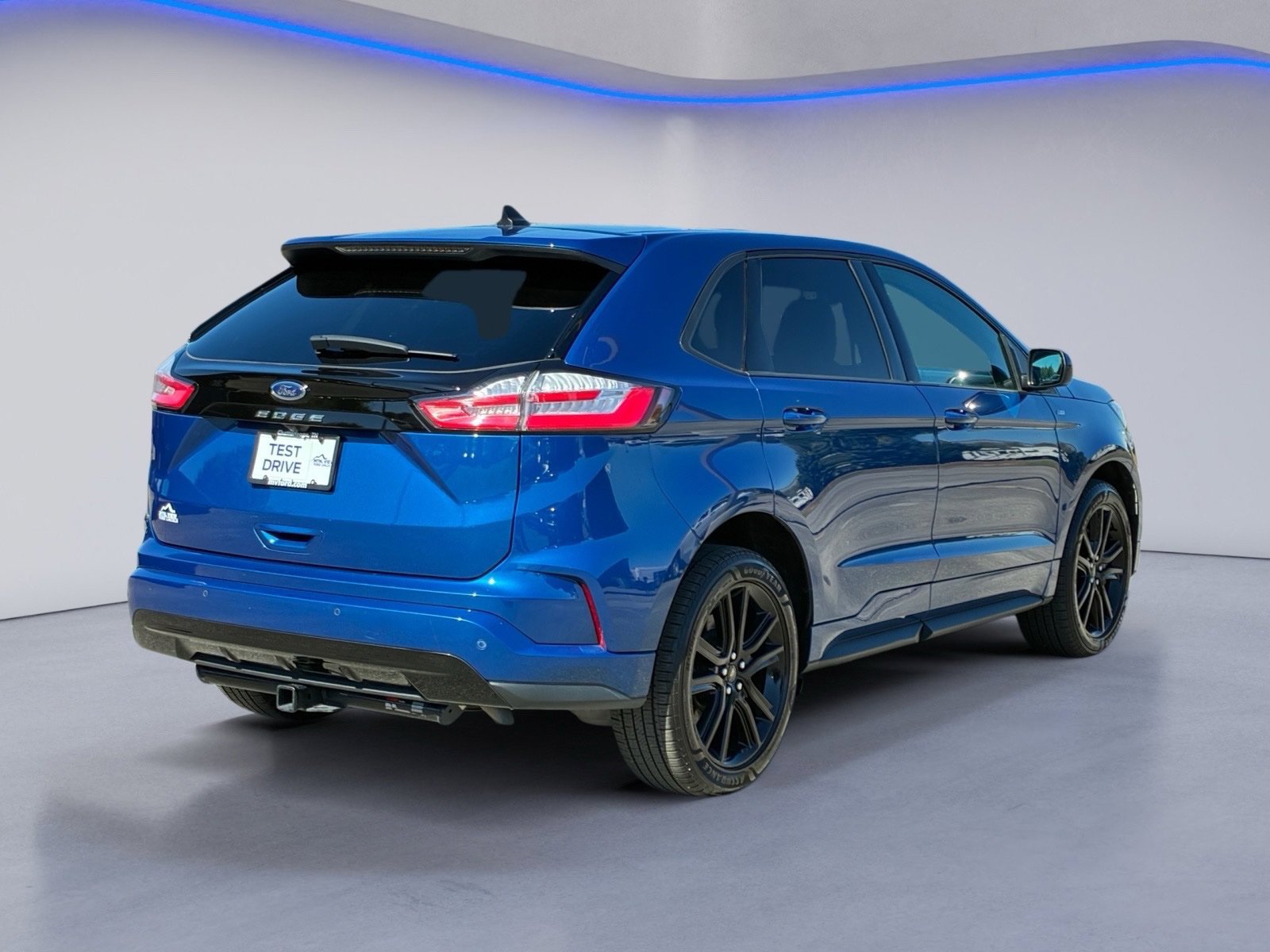 Certified 2024 Ford Edge ST-Line w/ Cargo Accessory Package AWD/4WD image 3