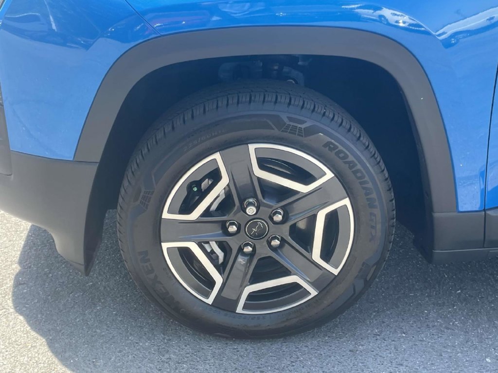 New 2026 Jeep Cherokee Laredo AWD/4WD image 11