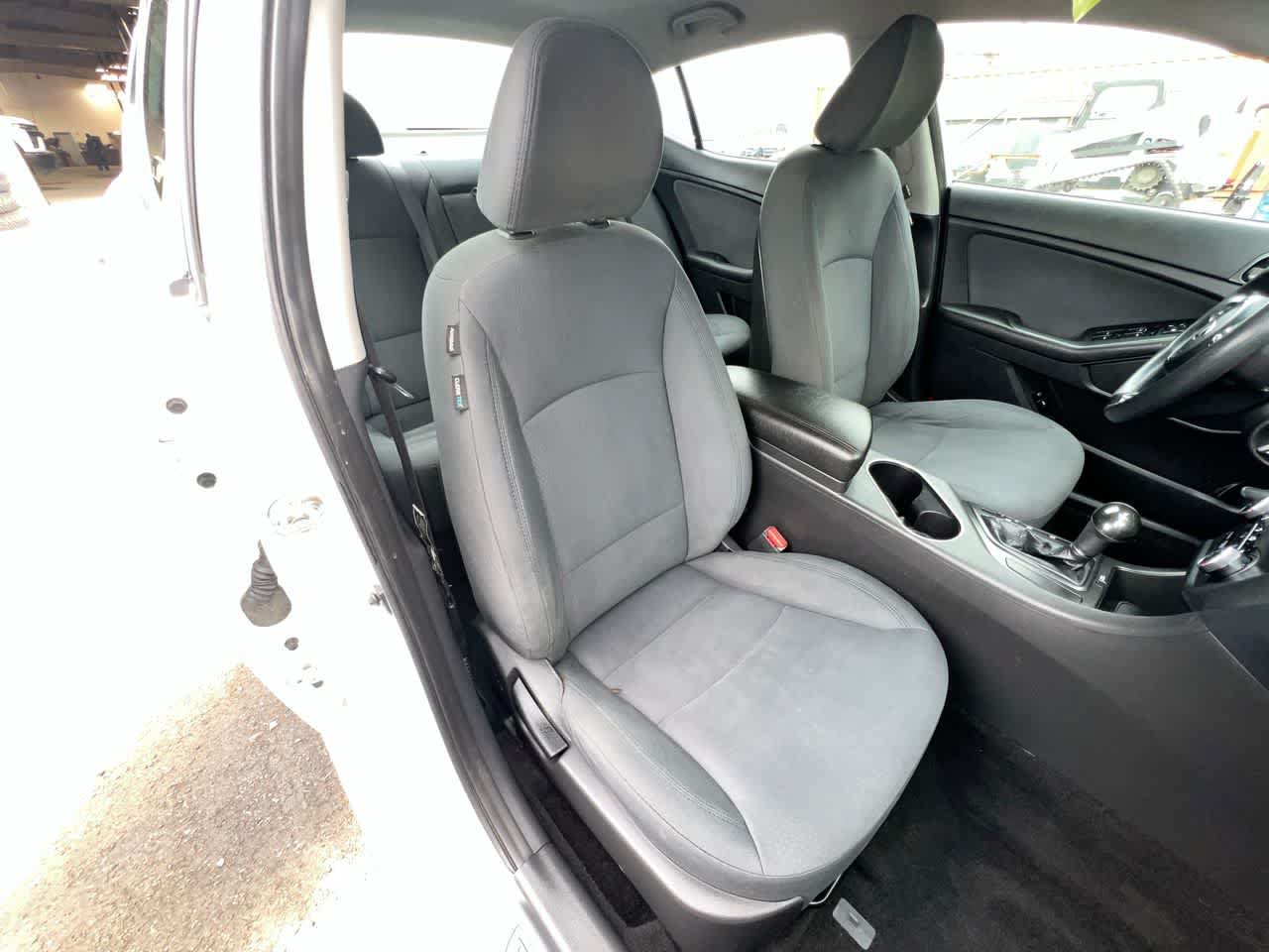 Used 2015 Kia Optima LX FWD image 28