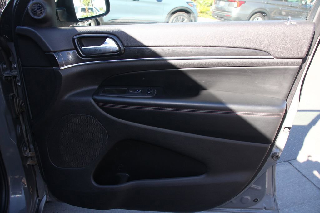 Used 2020 Jeep Grand Cherokee Trailhawk AWD/4WD image 28