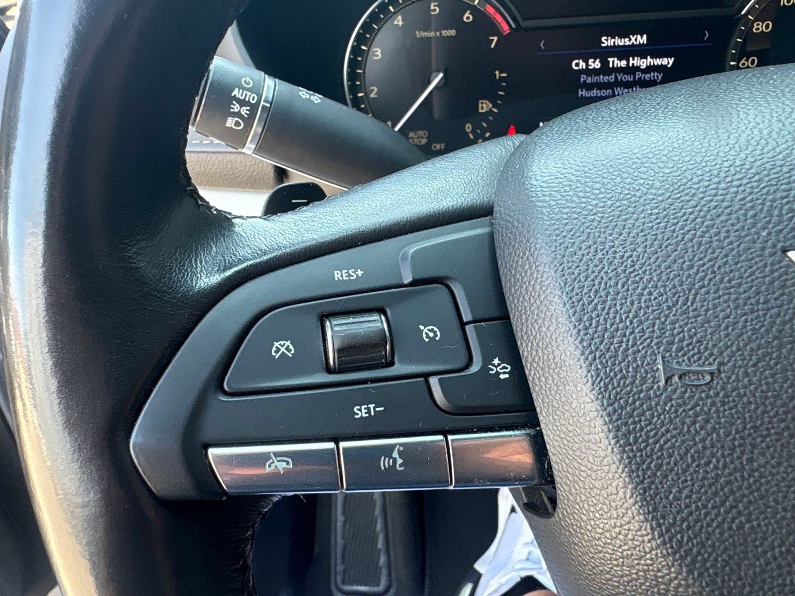 Used 2020 Cadillac XT4 Premium Luxury AWD/4WD image 31