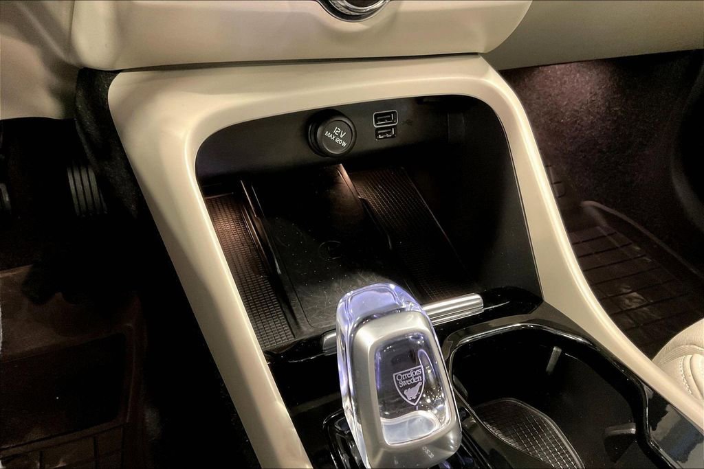 Used 2020 Volvo XC40 T5 Inscription w/ Protection Package Premier image 16