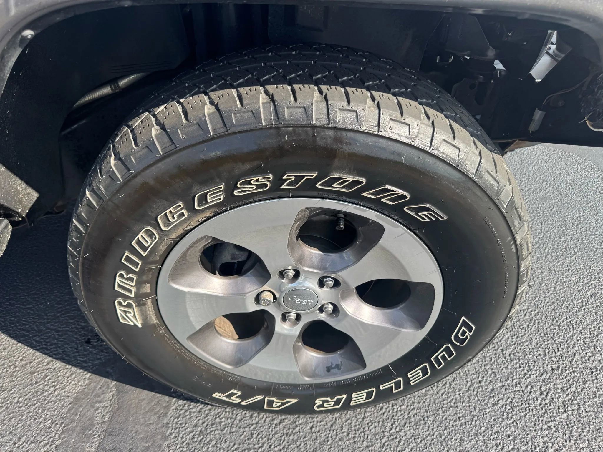 Used 2016 Jeep Wrangler Unlimited Sahara w/ Dual Top Group image 21