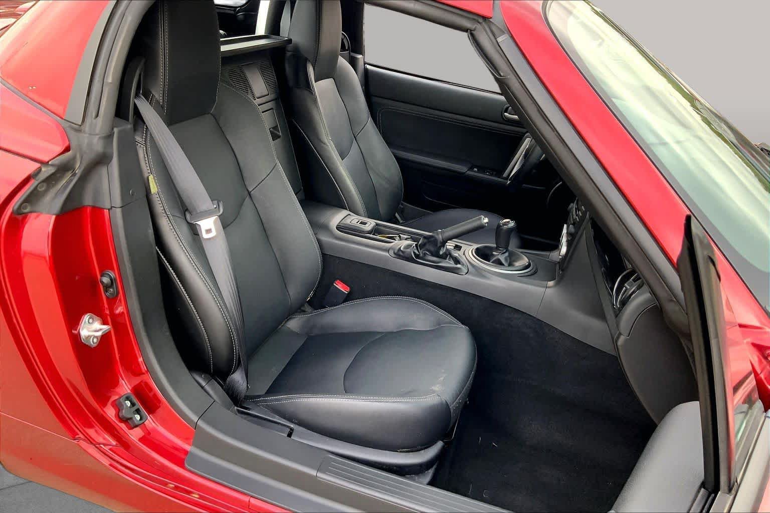 Used 2015 MAZDA MX-5 Miata Grand Touring w/ Premium Package RWD image 9
