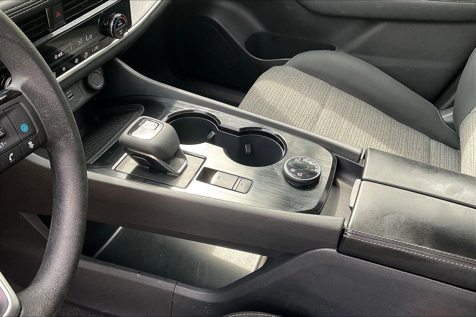 Certified 2023 Nissan Rogue SV image 22