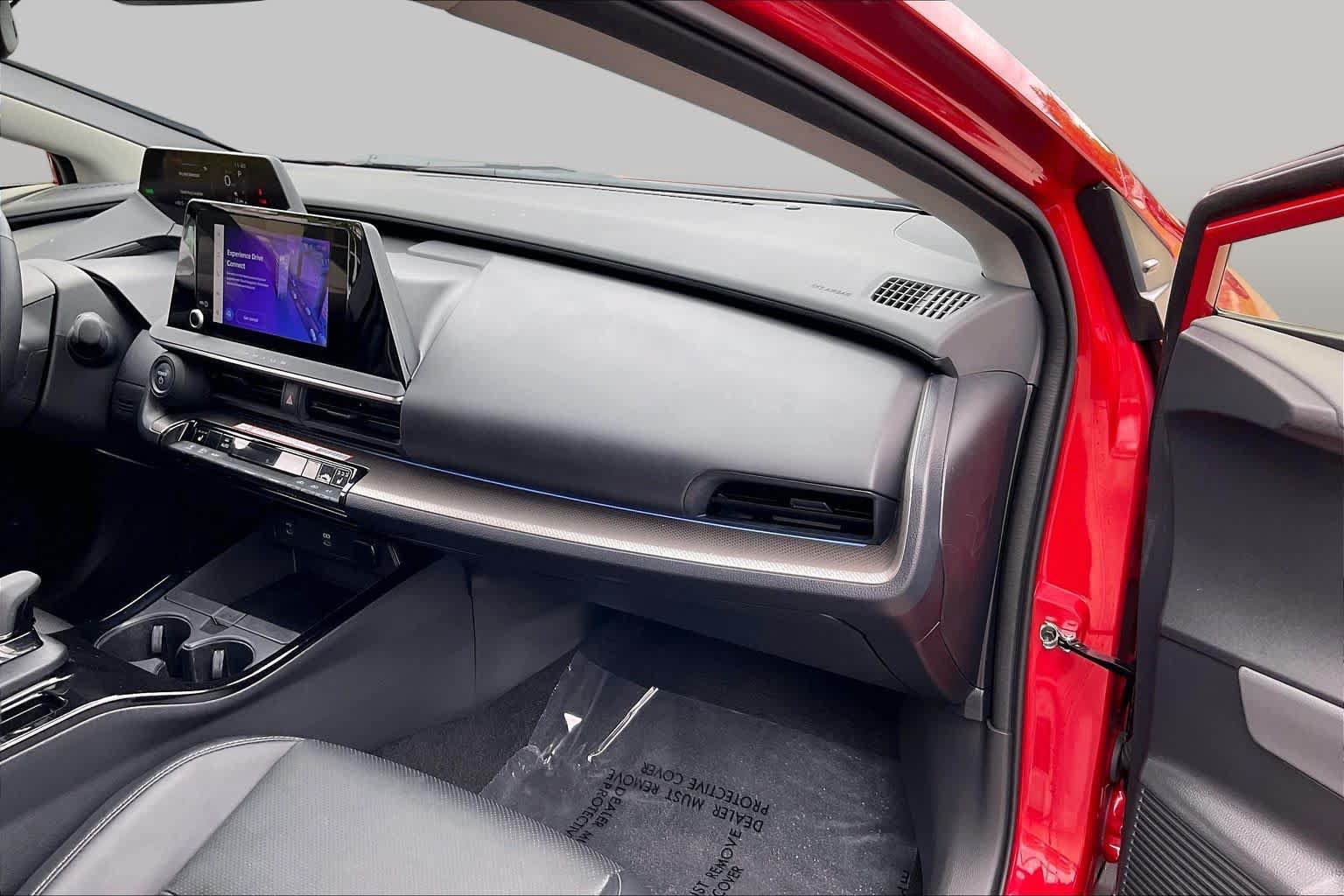 Used 2024 Toyota Prius XLE AWD/4WD image 18