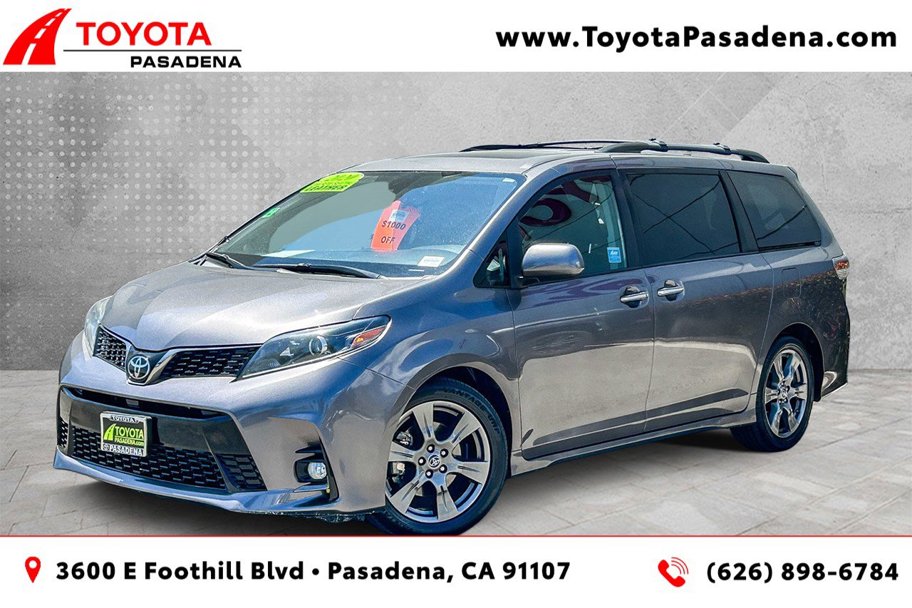 Used 2020 Toyota Sienna SE w/ SE Preferred Package FWD image 1