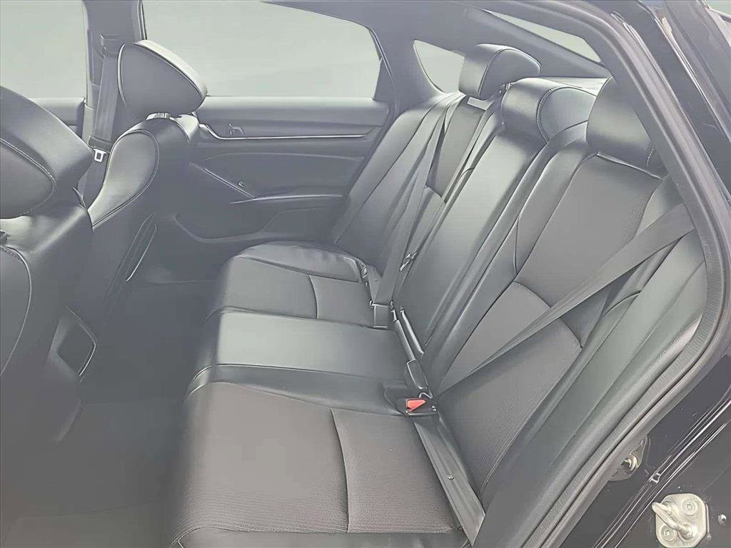 Used 2018 Honda Accord Sport image 13