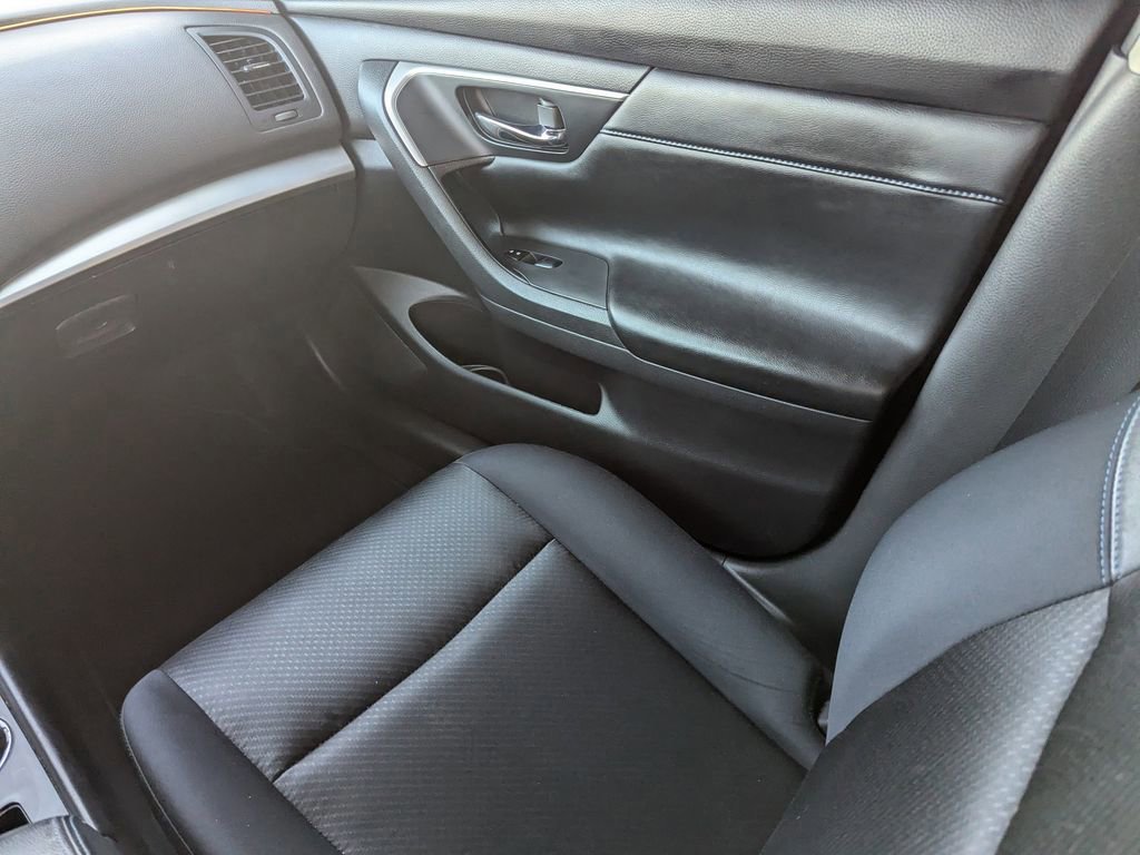 Used 2017 Nissan Altima 2.5 SR w/ Midnight Edition Package image 13