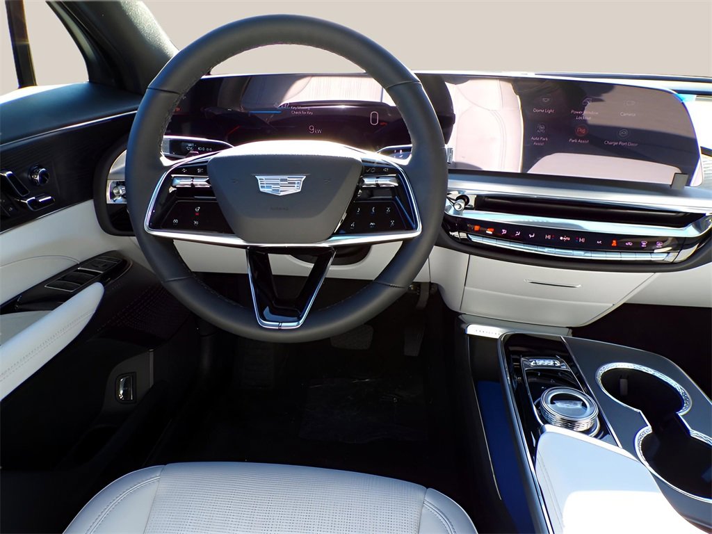 New 2025 Cadillac Lyriq Luxury image 9