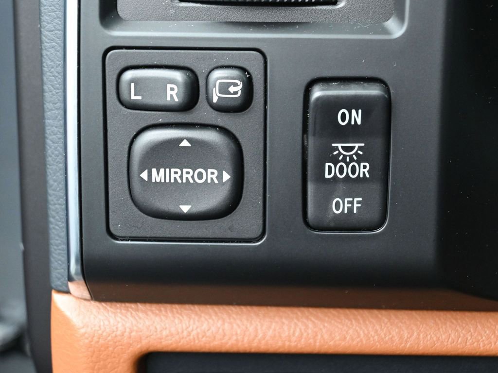 Certified 2021 Toyota Sequoia Platinum AWD/4WD image 17