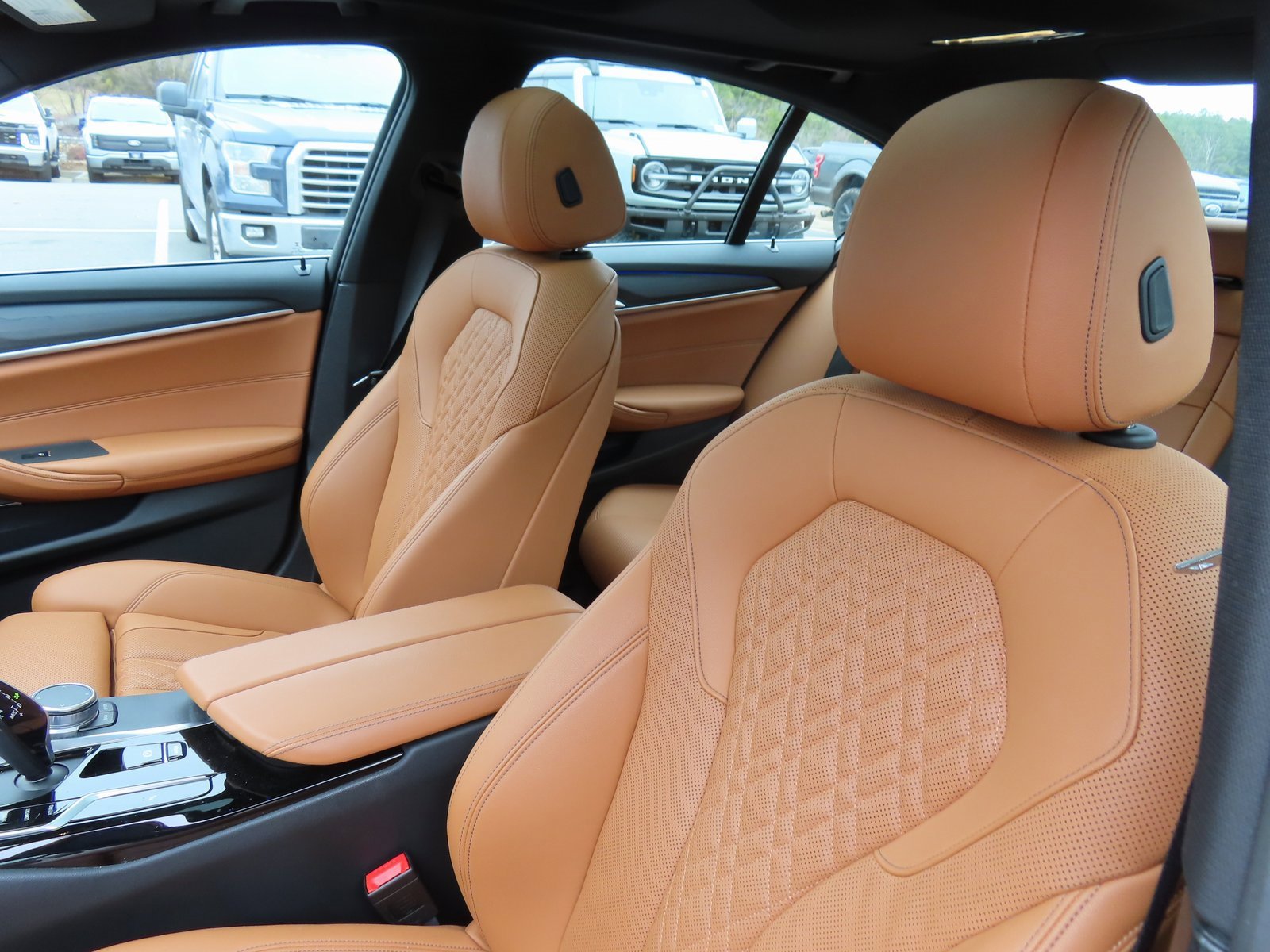 Used 2021 BMW 530i xDrive w/ Premium Package image 31