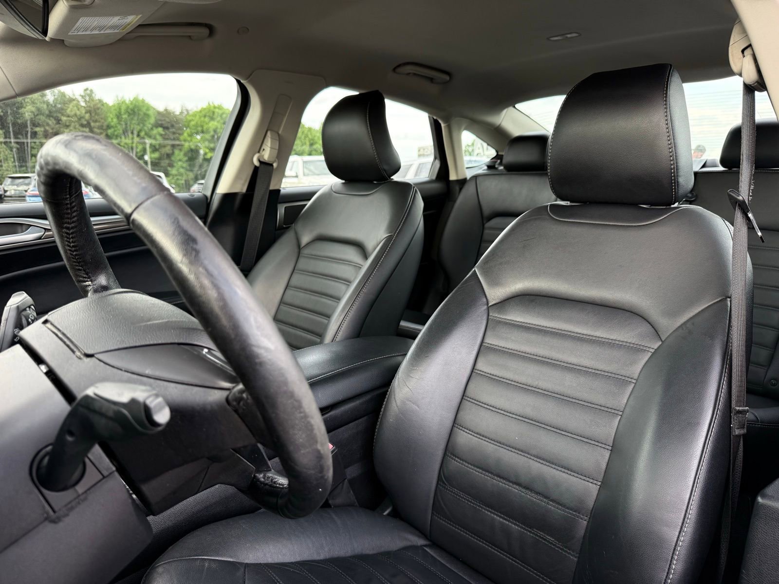 Used 2018 Ford Fusion SE w/ Equipment Group 602A FWD image 16