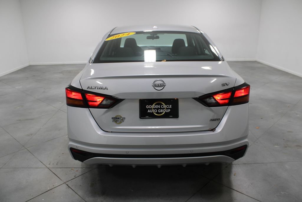 Used 2024 Nissan Altima 2.5 SV image 8