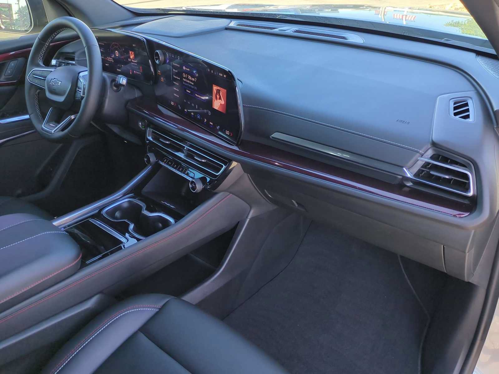 Used 2026 Chevrolet Traverse Z71 w/ Driver Confidence Package AWD/4WD image 28