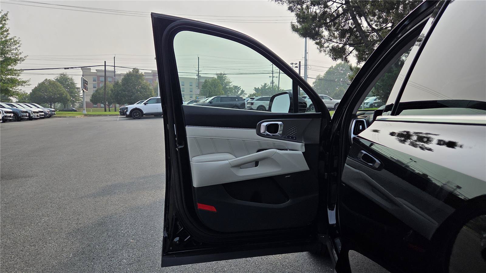 Certified 2023 Kia Sorento SX Prestige w/ Panoramic Sunroof Package AWD/4WD image 13