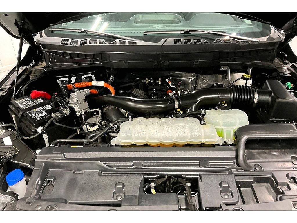 Used 2025 Ford F150 Platinum AWD/4WD image 12
