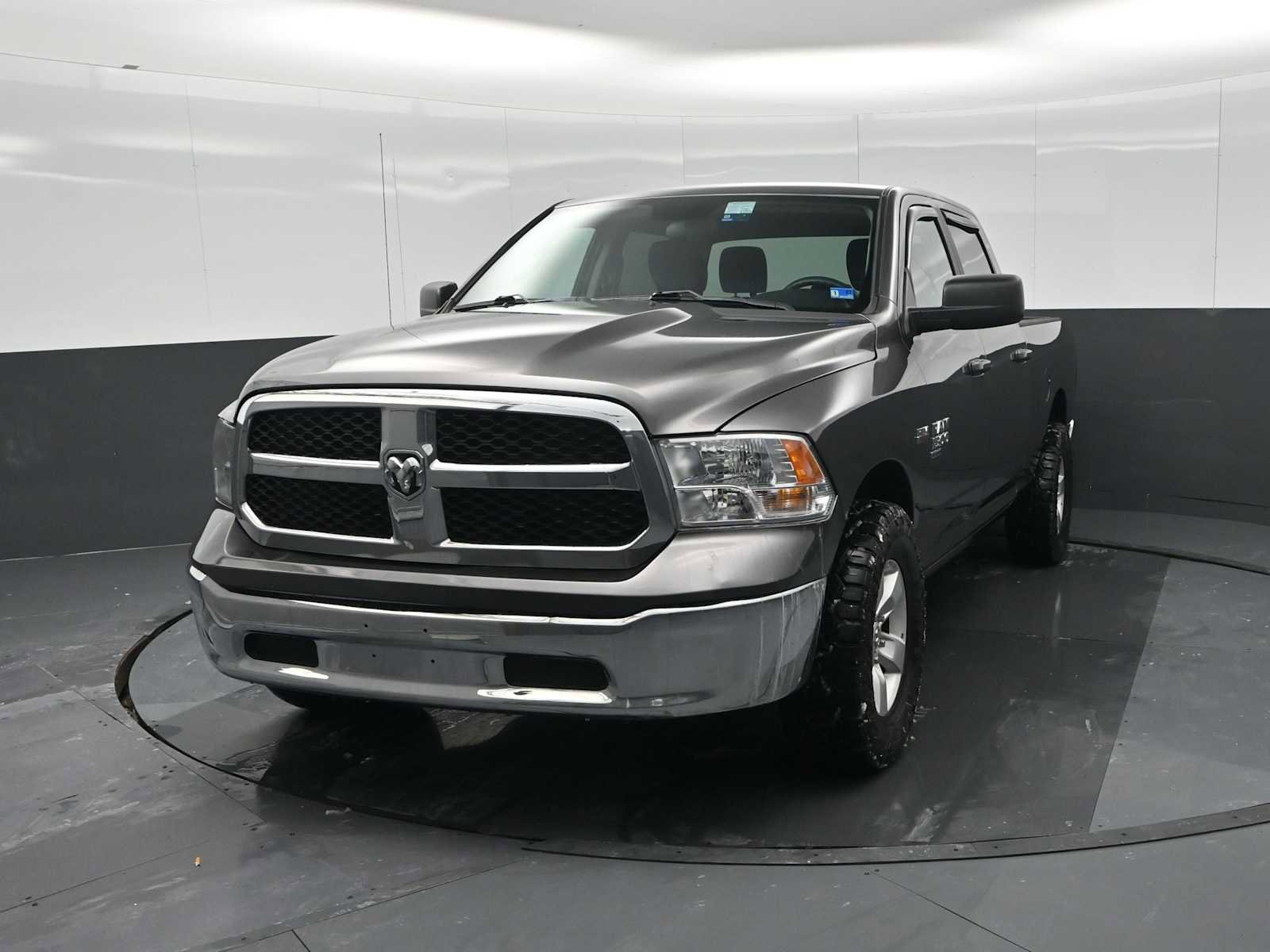 Used 2021 RAM 1500 Classic SLT image 5