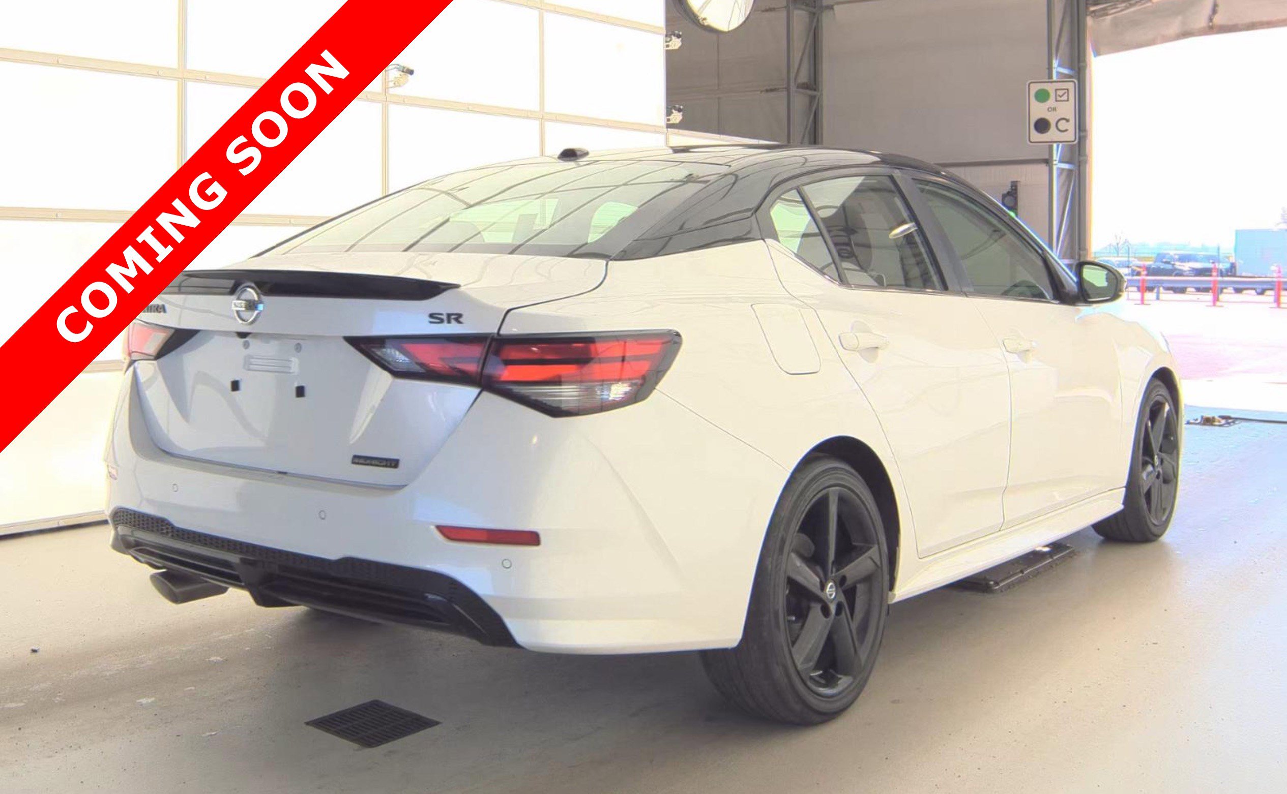 Used 2023 Nissan Sentra SR w/ Midnight Edition Package FWD image 5