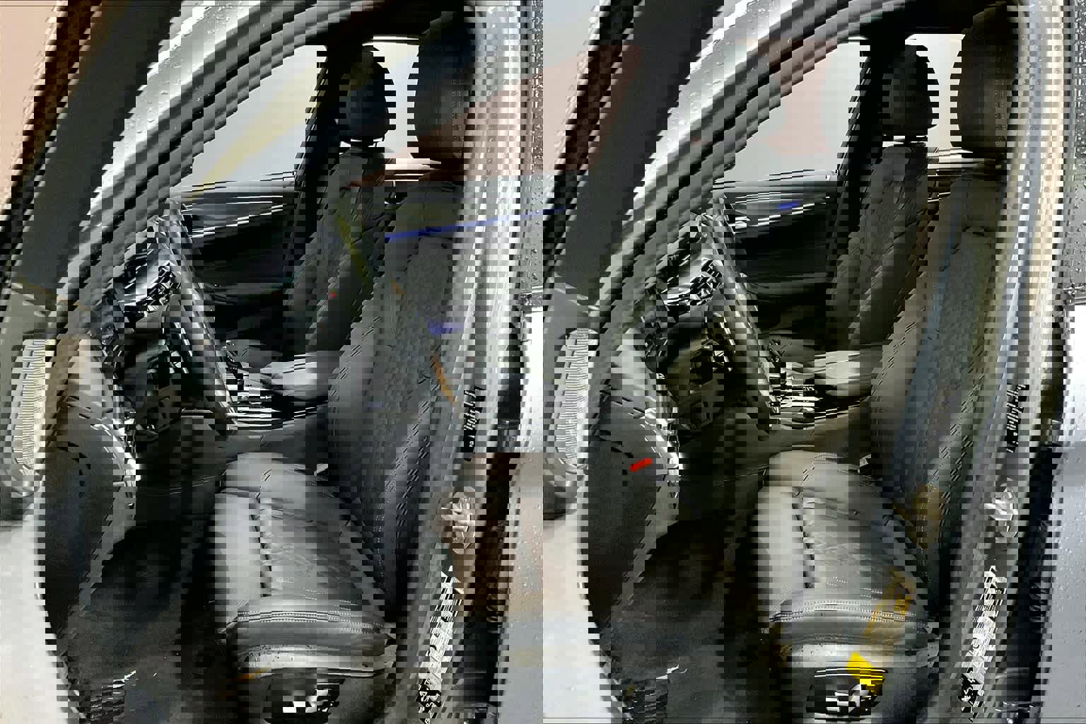 Used 2021 BMW 530i xDrive w/ M Sport Package image 7