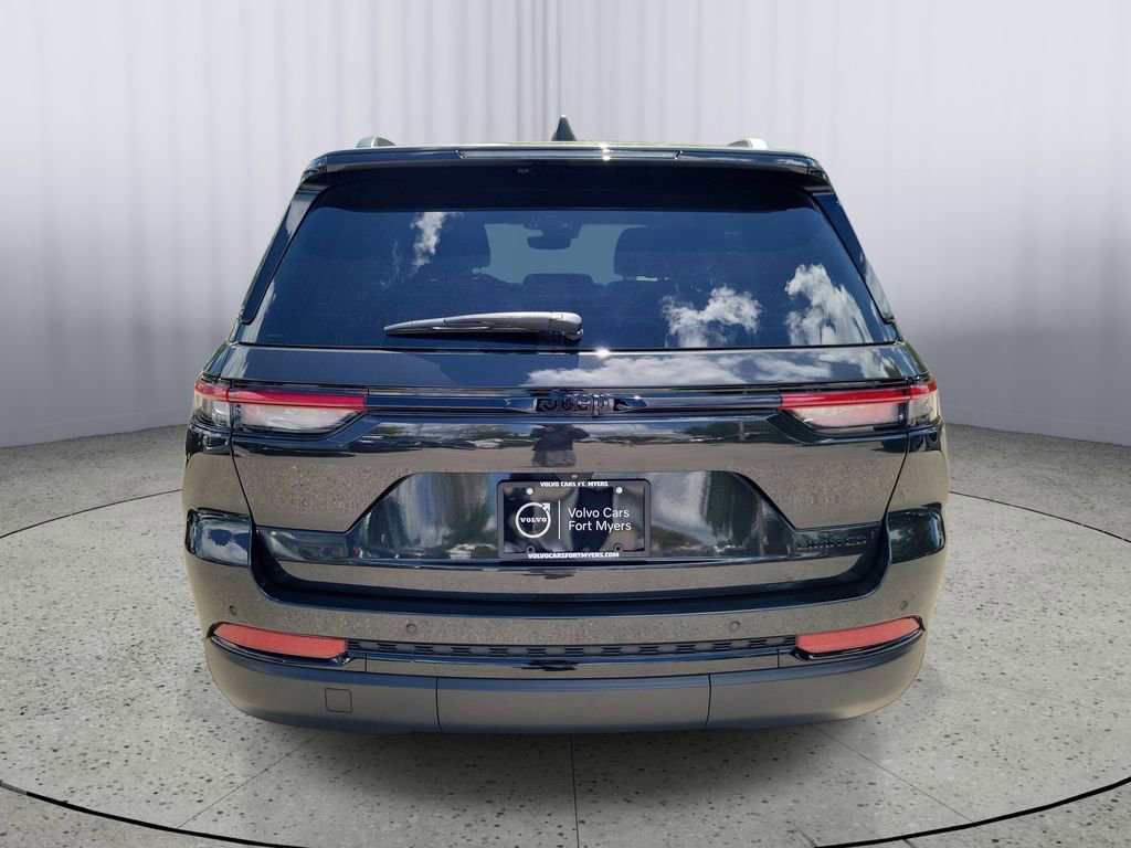 Used 2024 Jeep Grand Cherokee Limited w/ Black Appearance Package image 5