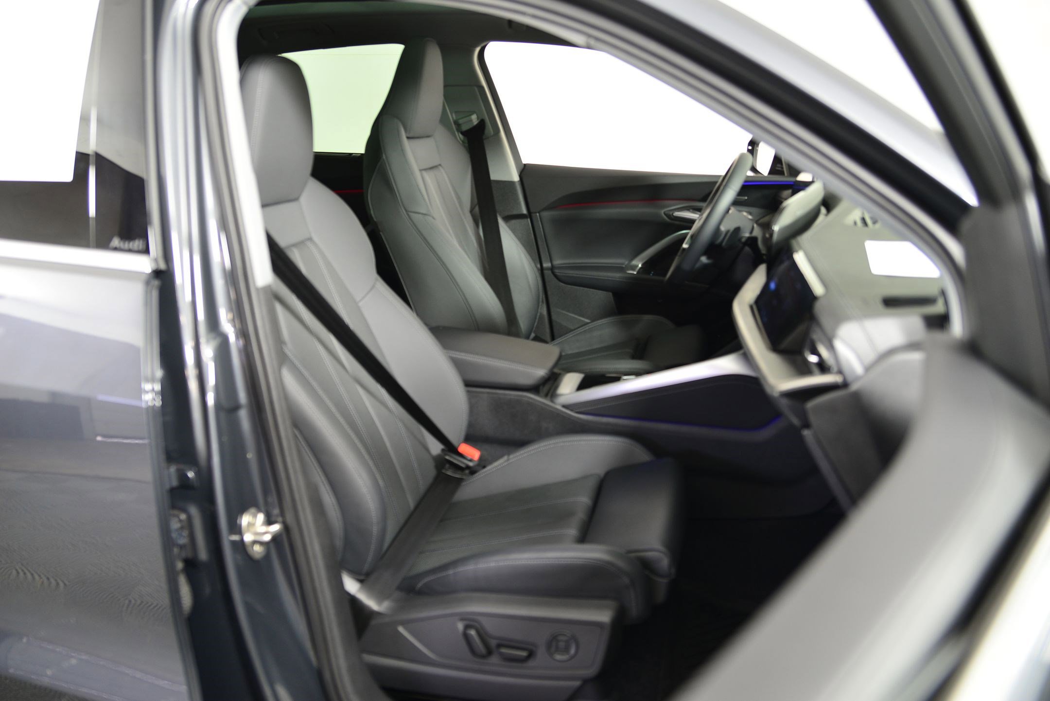 Certified 2025 Audi Q5 Prestige image 17