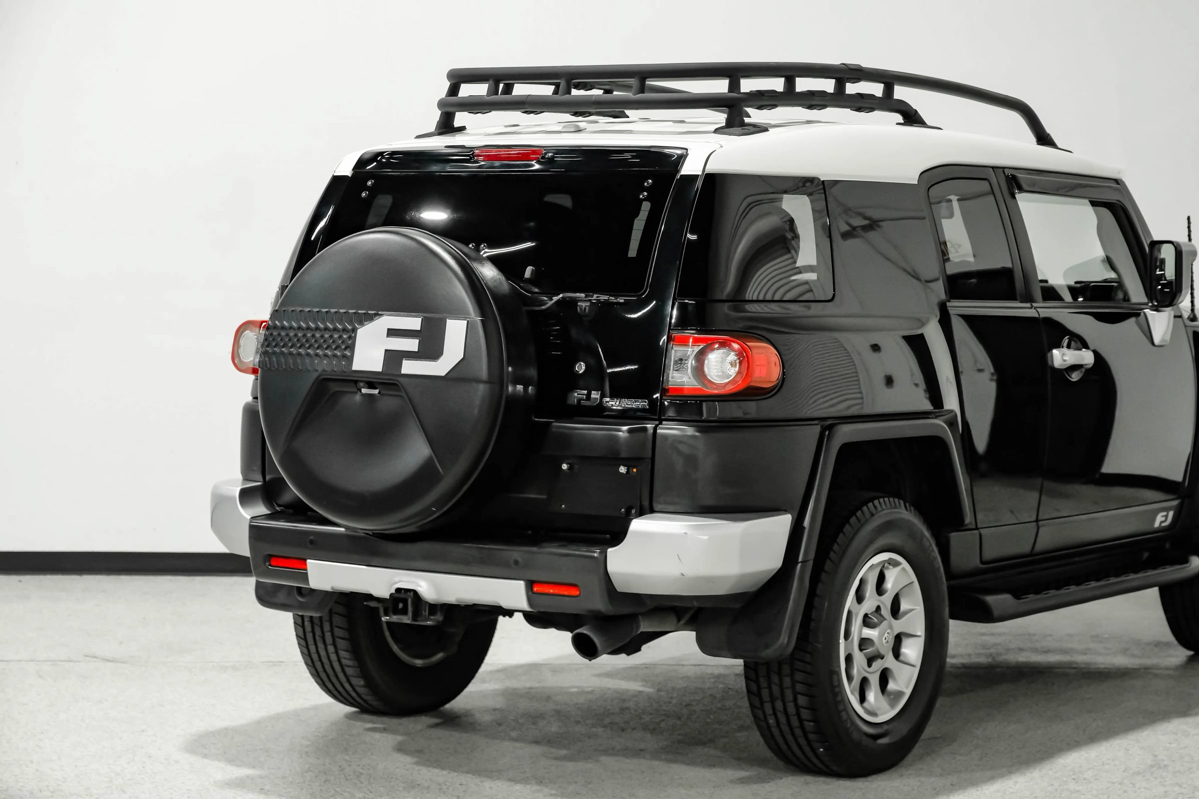 Used 2013 Toyota FJ Cruiser 4WD w/ Upgrade Pkg image 14