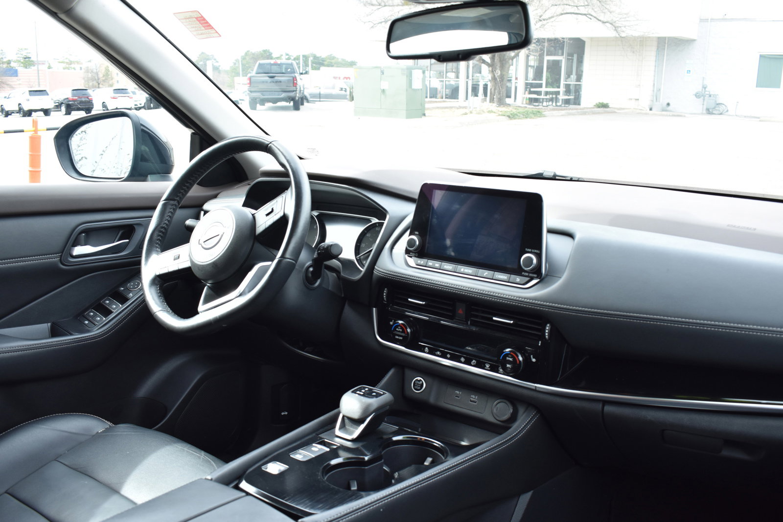 Used 2023 Nissan Rogue SL image 31