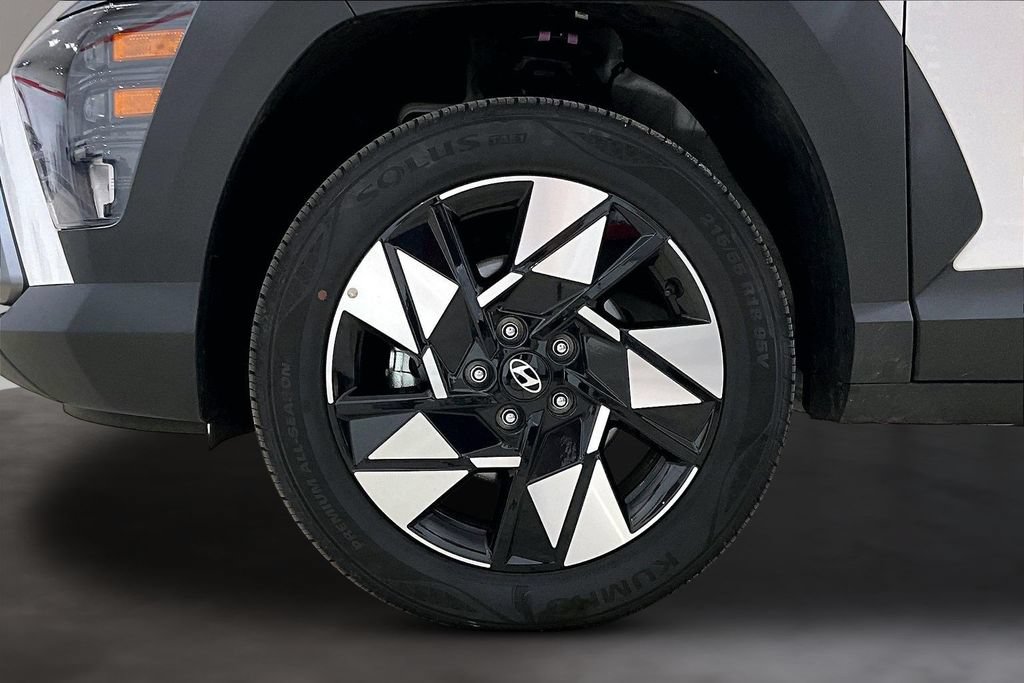 Used 2025 Hyundai Kona SEL AWD/4WD image 7
