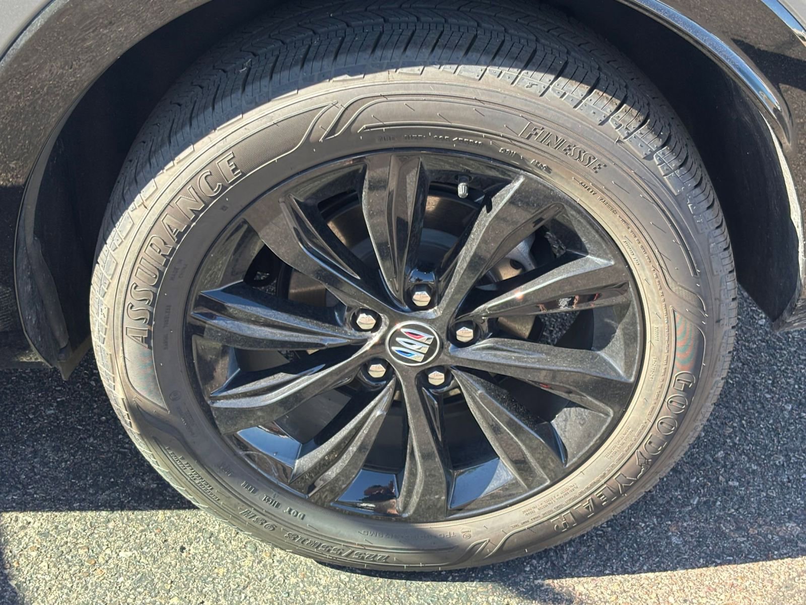 Used 2025 Buick Envista Sport Touring image 28