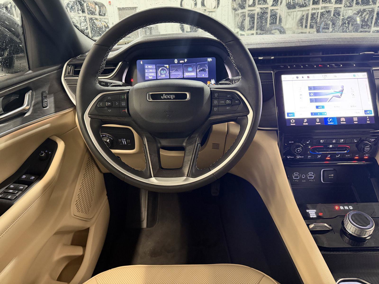 Certified 2024 Jeep Grand Cherokee Limited w/ Luxury Tech Group II AWD/4WD image 8