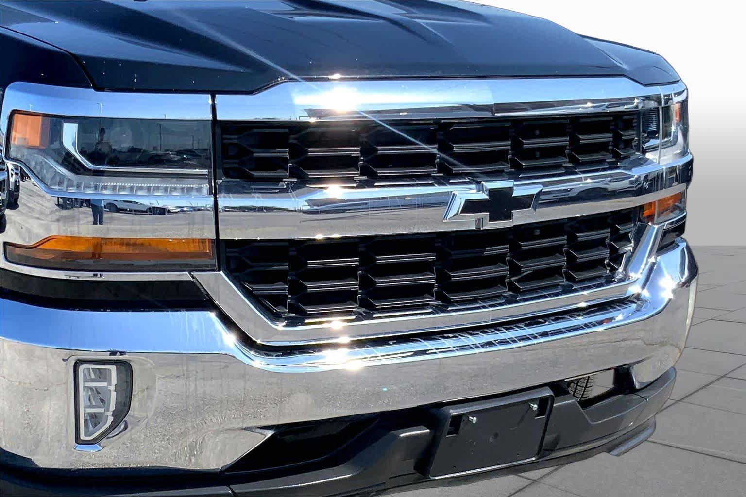Used 2017 Chevrolet Silverado 1500 LT w/ Texas Edition RWD image 25