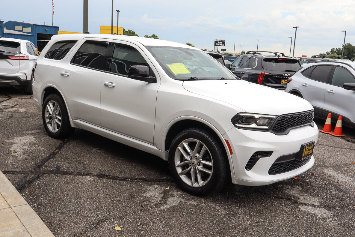 Used 2025 Dodge Durango GT AWD/4WD image 3