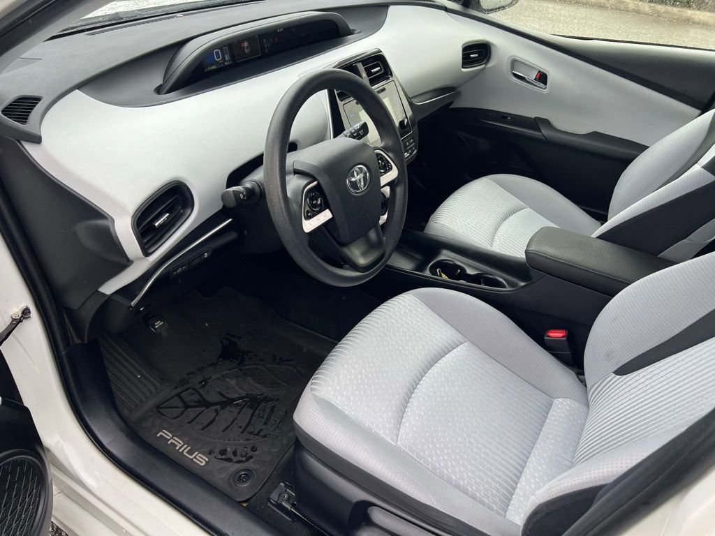 Used 2016 Toyota Prius Two image 12