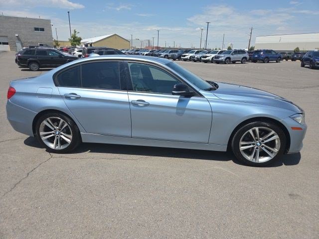 Used 2013 BMW 328i xDrive Sedan AWD/4WD image 2