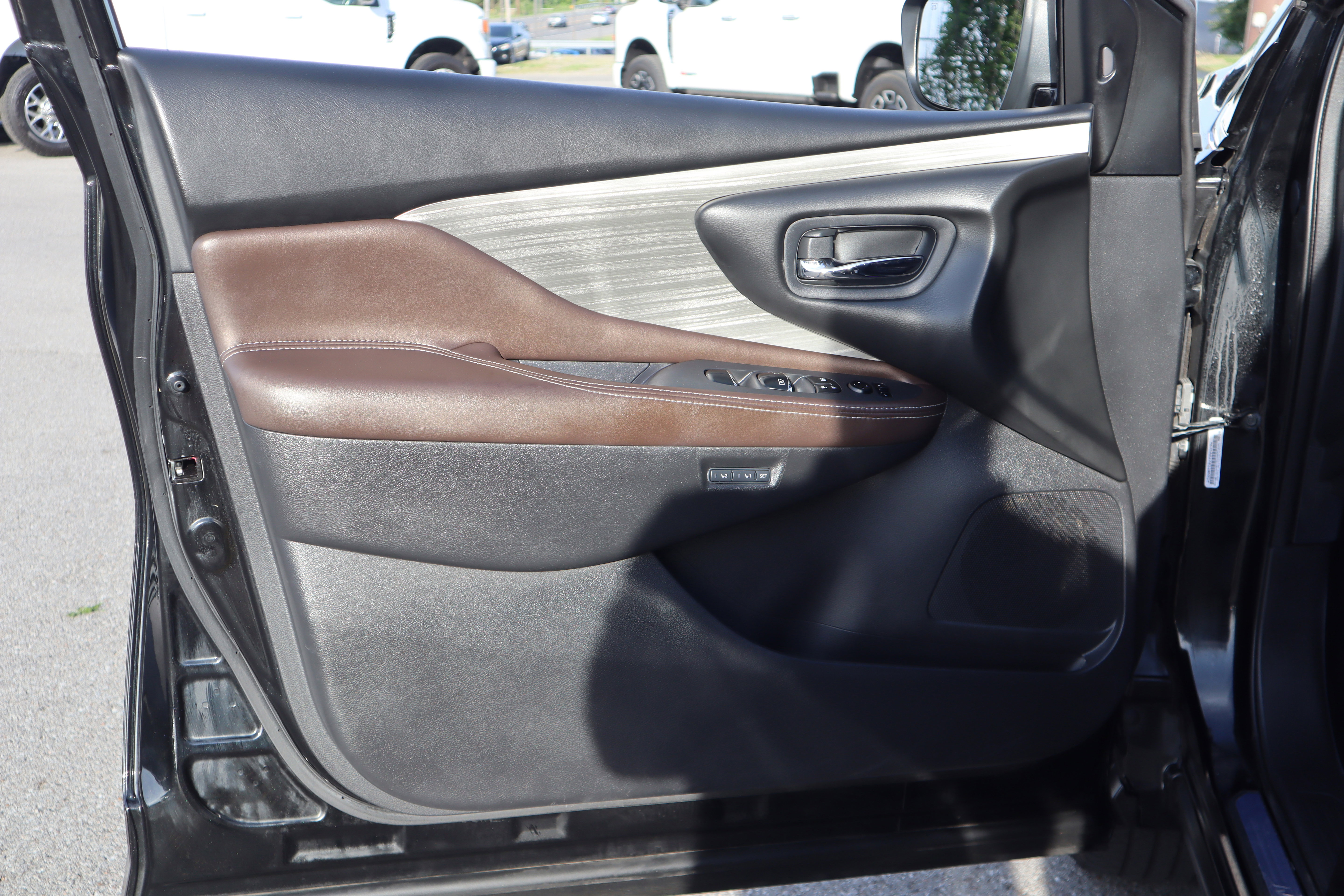 Used 2017 Nissan Murano SL image 25