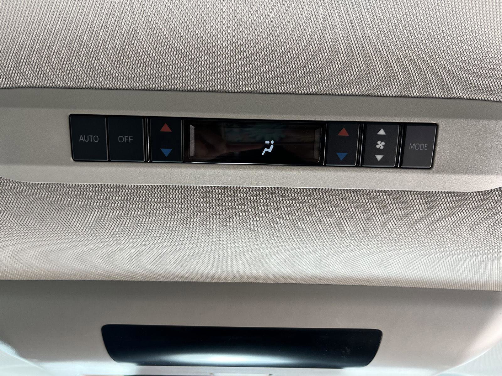 New 2025 Toyota Sienna XLE image 20
